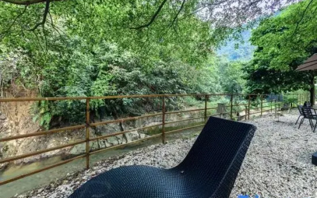 Yutiaoxia · Mountain Retreat