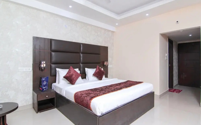 OYO 11532 Hotel SR Grand