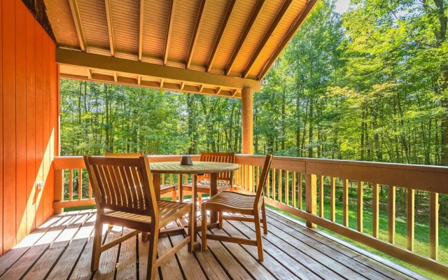 Woodside Retreat by Taylor Made Deep Creek