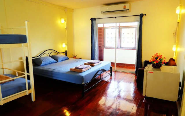 DD&B Hostel