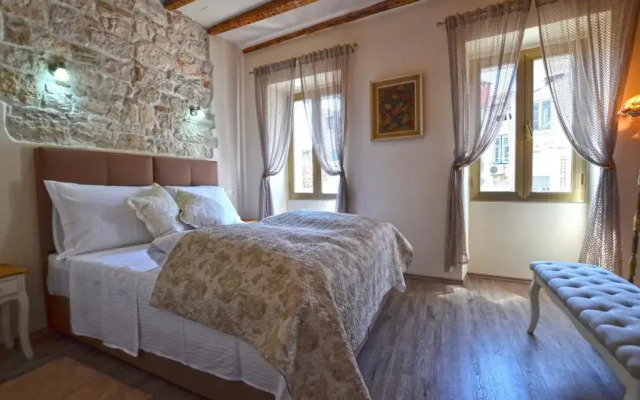 Bruno Apartment