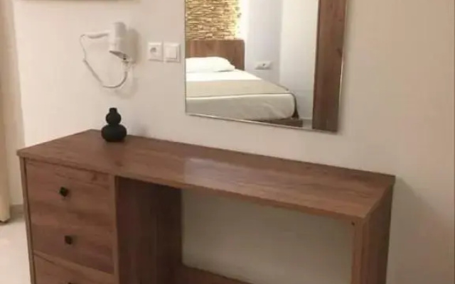 Lyristis Apartments Plus