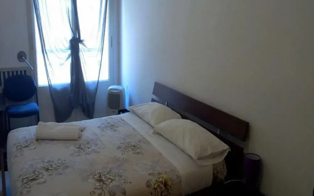 Bed & Breakfast‎ Asinelli