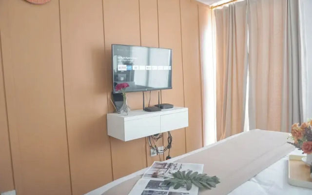 Cozy And Homey Studio At Metropolitan Park Apartment