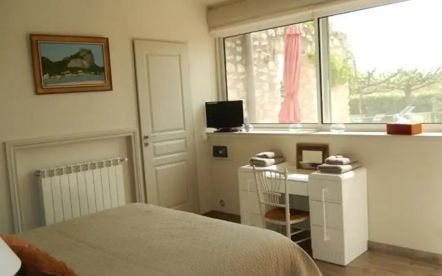 Au Cèdre de Saint Rémy Chambres d'Hôtes