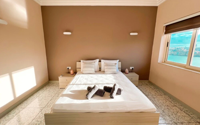 Harbour Vista: Spacious 2BR in Heart of Valletta