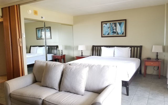 Ilikai Tower One Bedroom Lagoon View Waikiki Condos With Lanai & Free Wifi