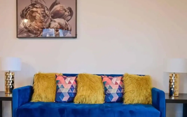 Livestay - Modern Spacious 2 Bed 2 Bath Apartment