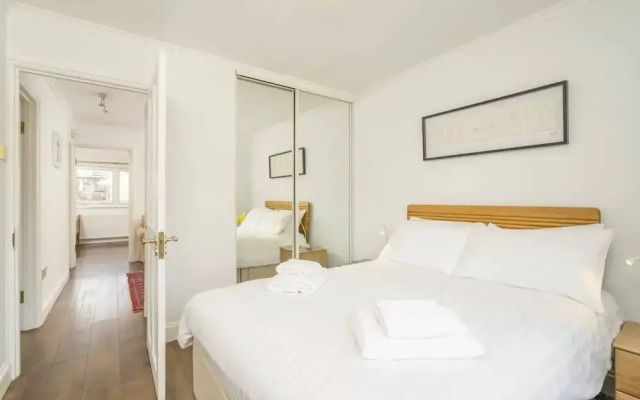 Elegant 3 Bedroom Flat Close to Kensington Garden