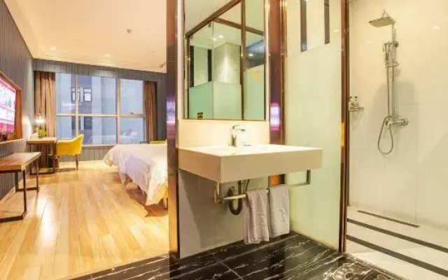 Fanhua Theme Hotel