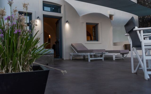 Апартаменты Nostos Apartments вид на фасад