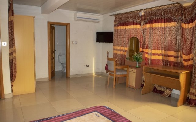 Crown Liberty Hotel in Accra, Ghana from 60$, photos, reviews - zenhotels.com guestroom
