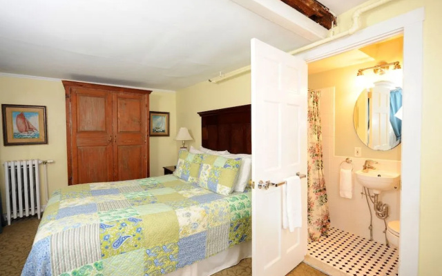 Yankee Peddler Inn