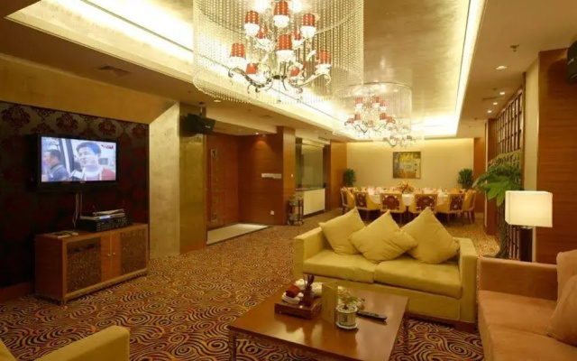 UC by Hyatt  West Railway St Hotel