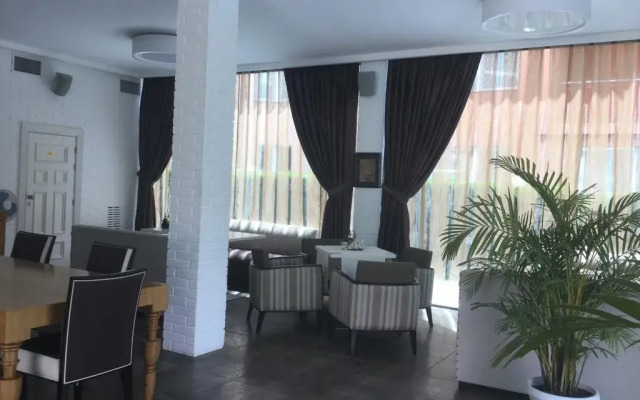 Отель Oasis Suites Apartments And Studios Болгария, Равда - отзывы, цены и фото номеров - забронировать отель Oasis Suites Apartments And Studios онлайн интерьер отеля