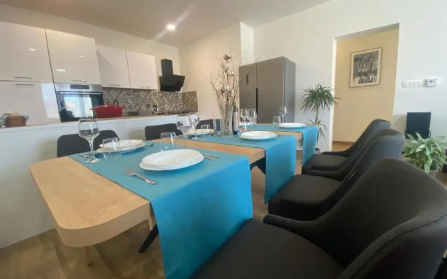 Vert Apartment