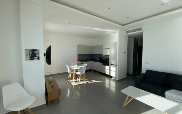 219 Promenade