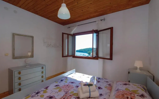 Amazing Home in Grscica With 2 Bedrooms and Wifi
