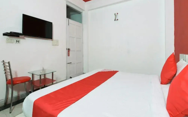 OYO 16687 Hotel Crystal Leaf