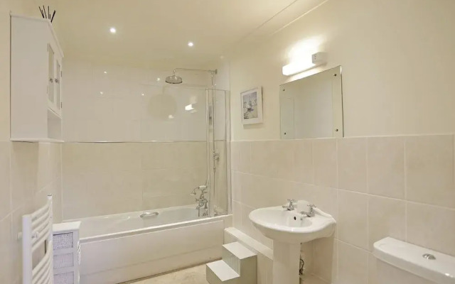 Stylish Holiday Home in Woodbridge With Garden