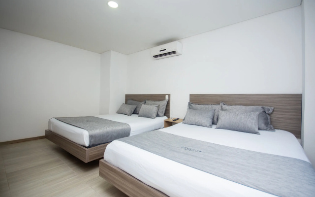 Novus Laureles