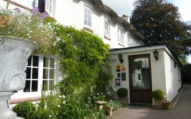 Tumbling Weir Hotel