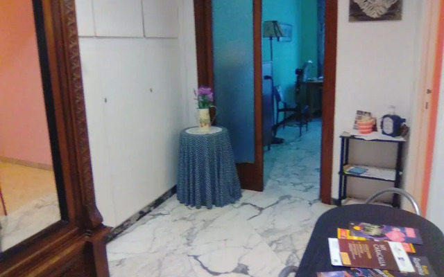 Appartamento via Ugo de Carolis