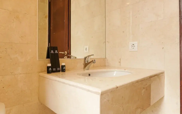 Luxurious 1BR @ The Empyreal Condominium Epicentrum Apartment