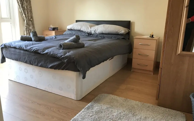 Holmbury Gardens B&B