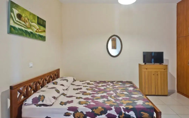 One Bedroom Apartment