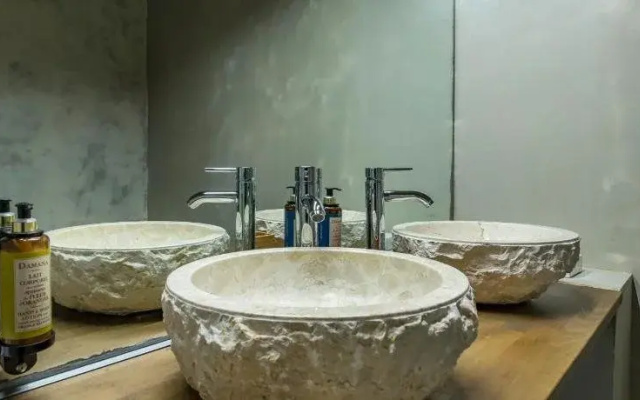 Shiado Suites