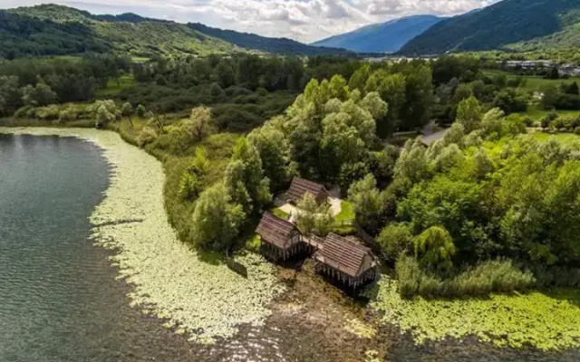 Al lago Guest House
