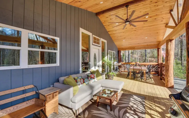 Mountain-view Cabin ~ 2 Mi to Downtown Clayton!