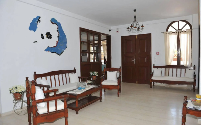 Santa Irini Hotel