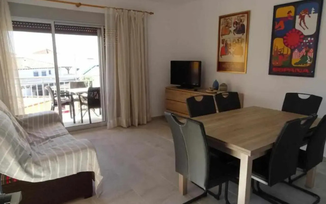APARTAMENTOS EL SOL-Apartamento reformado a 20 metros del mar.