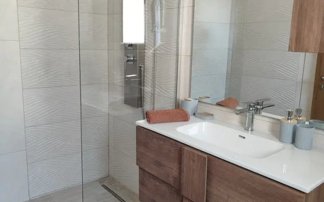 Apartment With Pool in Karlobag