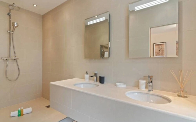 Luxury Knightsbridge 2bed nr Harrods & Hyde Park!