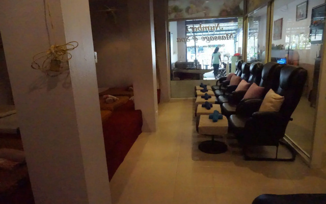 Number 1 Guesthouse & Restaurant