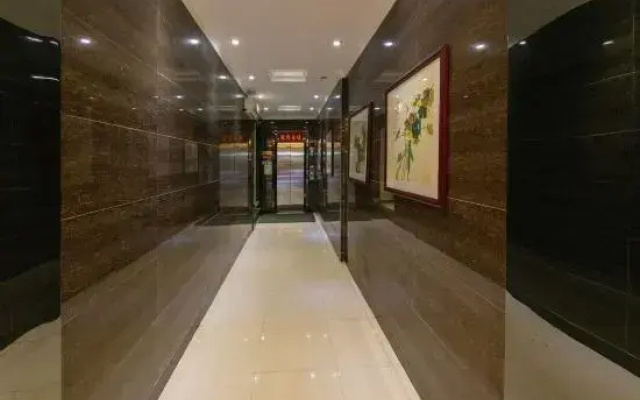 Guangzhou LeMee Hotel (Tianhe Passenger Transport Terminal)