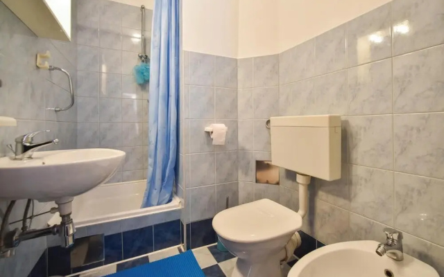 Beautiful Home in Jesenice With Wifi and 3 Bedrooms