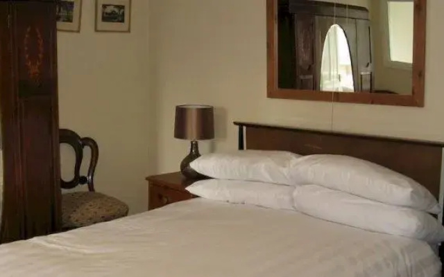 Greyhound Inn