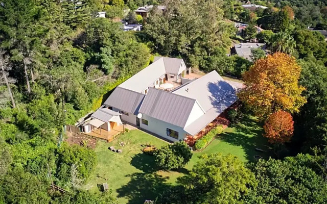 bWhale guest house