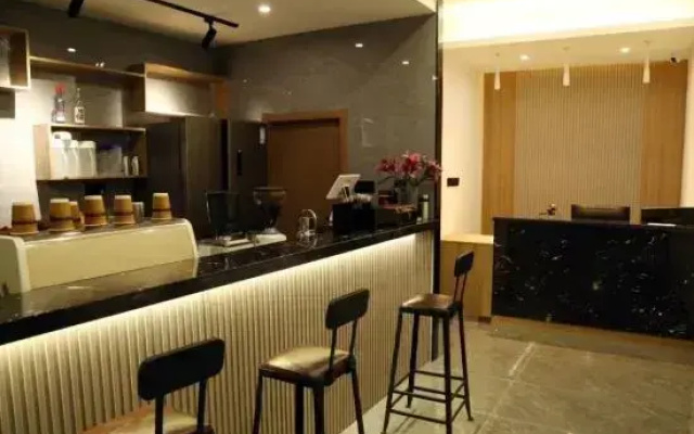Mojiang Harbour Inn