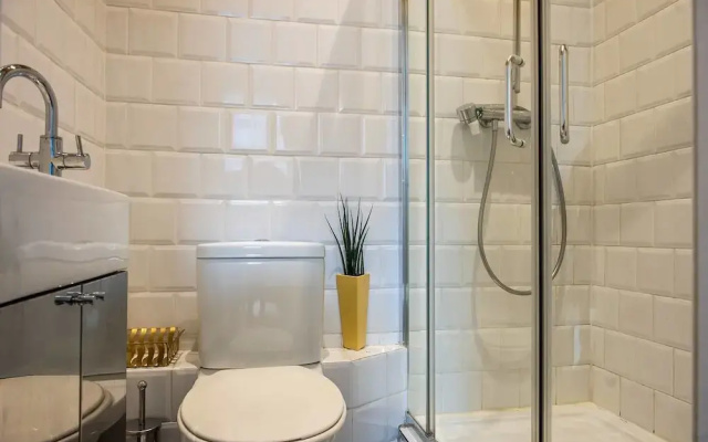 Bohemian Style, City Centre Apartment for 5 People