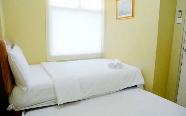 Comfy 2BR Green Bay Pluit Apartment