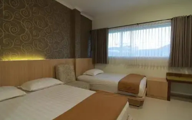 Family Budget Hotels F77