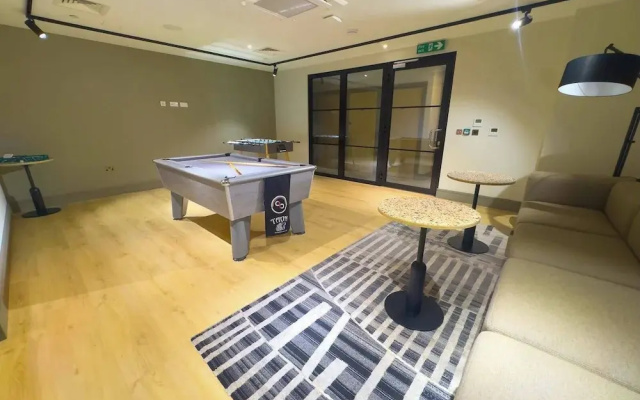 Tranquil London Apartment Near Coombe Hill House