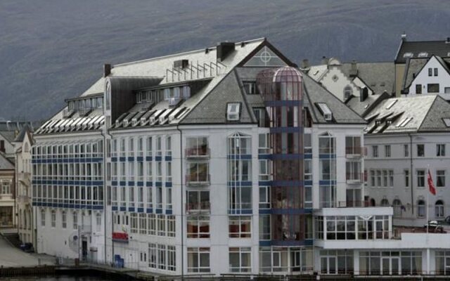Отель Scandic Ålesund вид на фасад