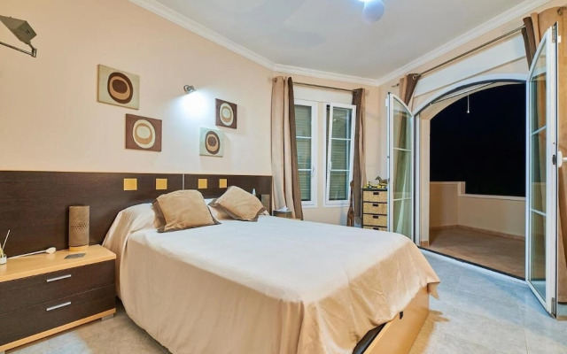 Luxury Villa With Pool and Spectacular View in Javea