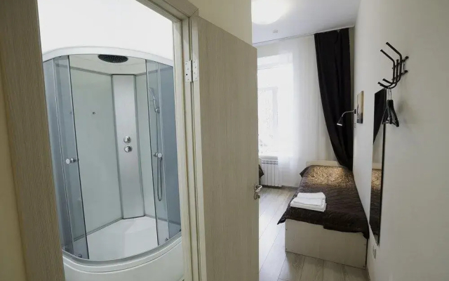 SuperHostel on Lebedeva 10V
